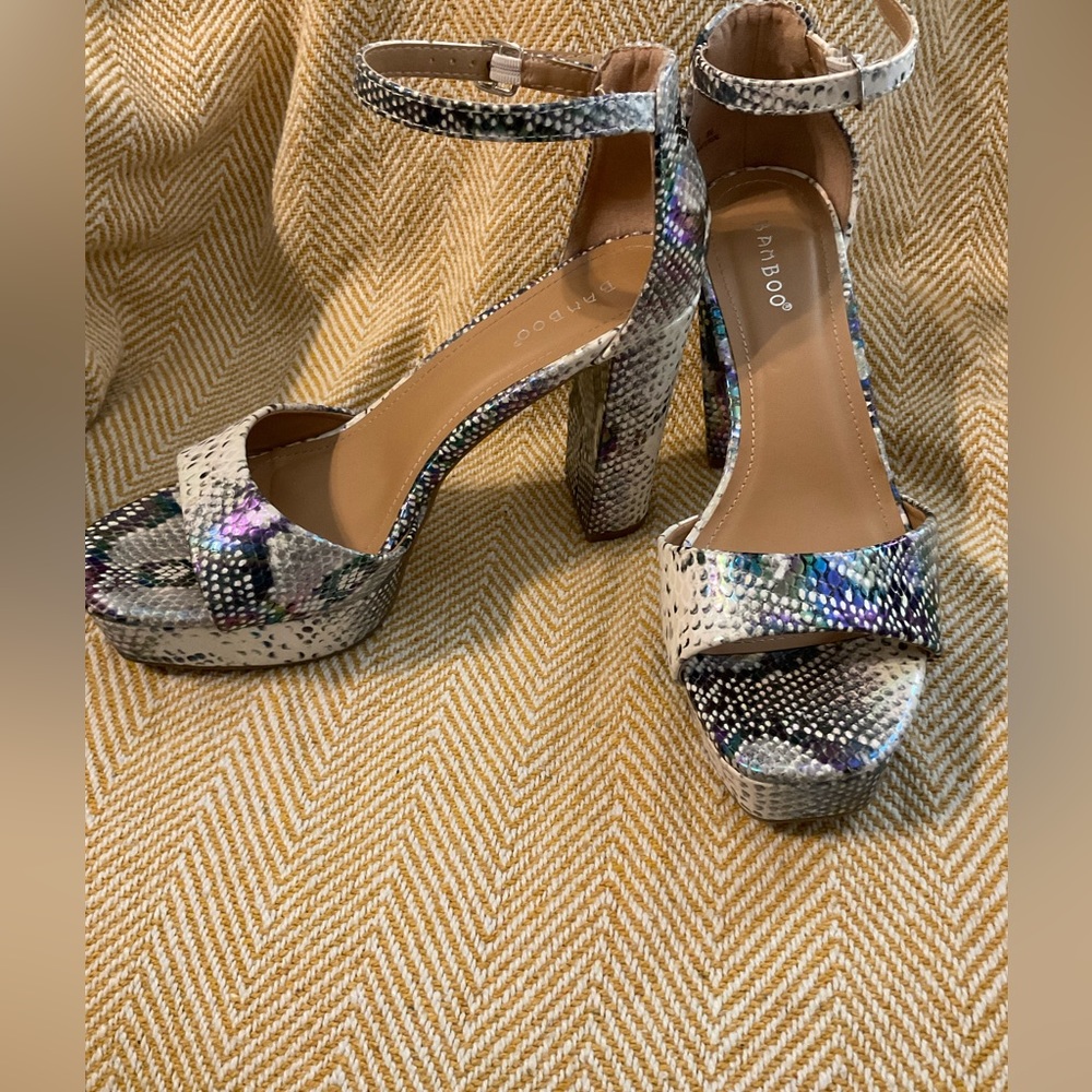 Bamboo Snake skin platforms size 8 1/2